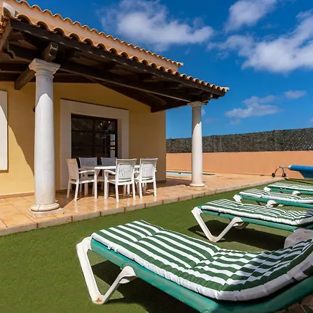 Serenity Private Pool By Holidays Villa *