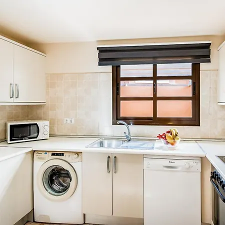 Serenity Private Pool By Holidays