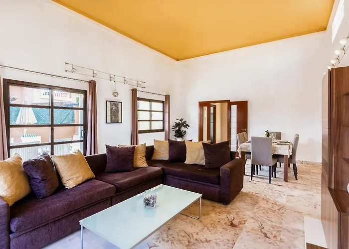 Serenity Private Pool By Holidays