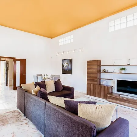 Serenity Private Pool By Holidays *