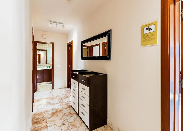 Serenity Private Pool By Holidays Villa *