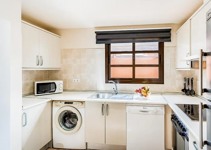 Serenity Private Pool By Holidays