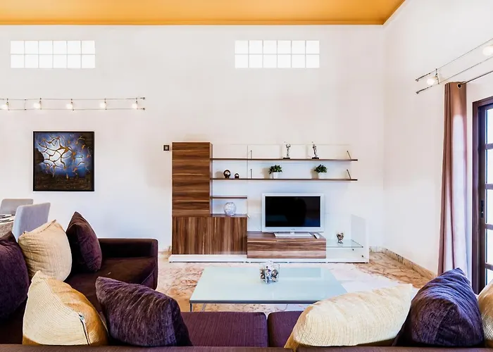 Serenity Private Pool By Holidays Villa